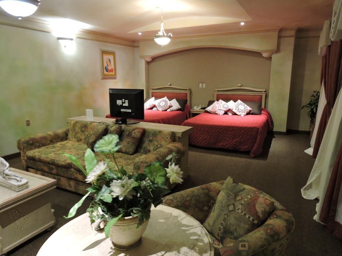 Hotel Quinta Cesar ซานฮวน เด ลอสลากอส ภายนอก รูปภาพ