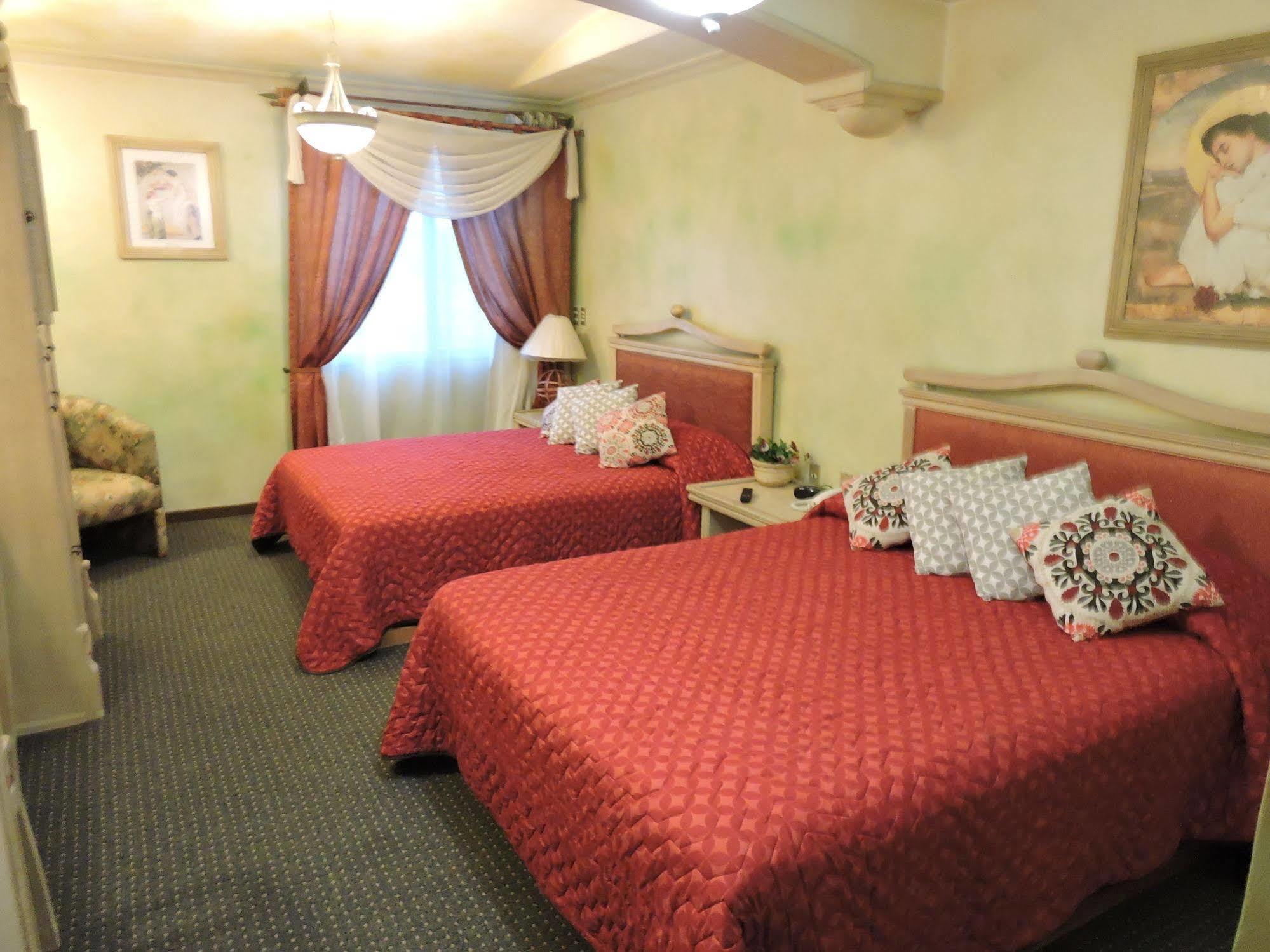 Hotel Quinta Cesar ซานฮวน เด ลอสลากอส ภายนอก รูปภาพ